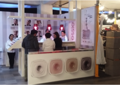 Stand Essie